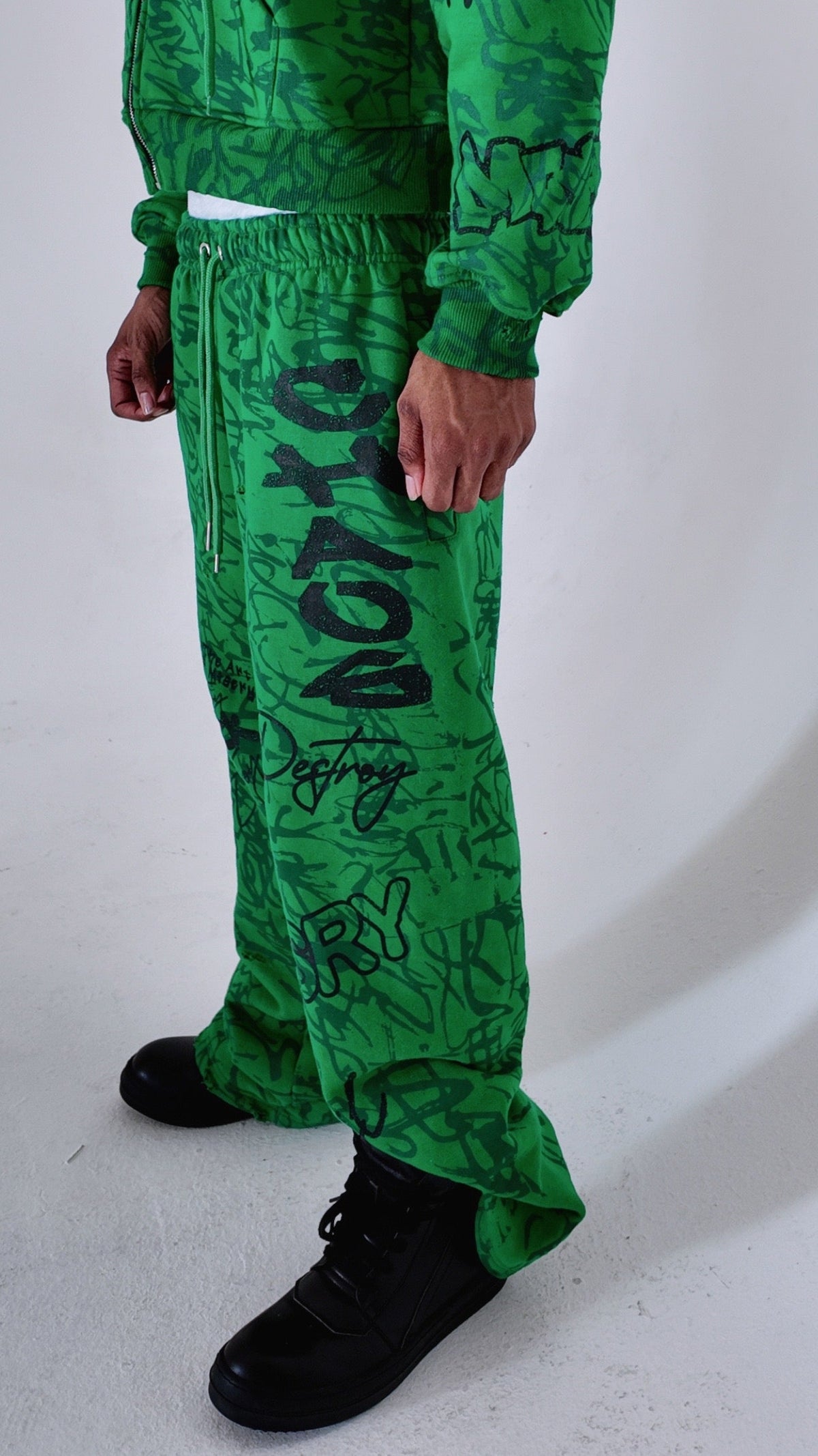 GRAFFITI SWEATS