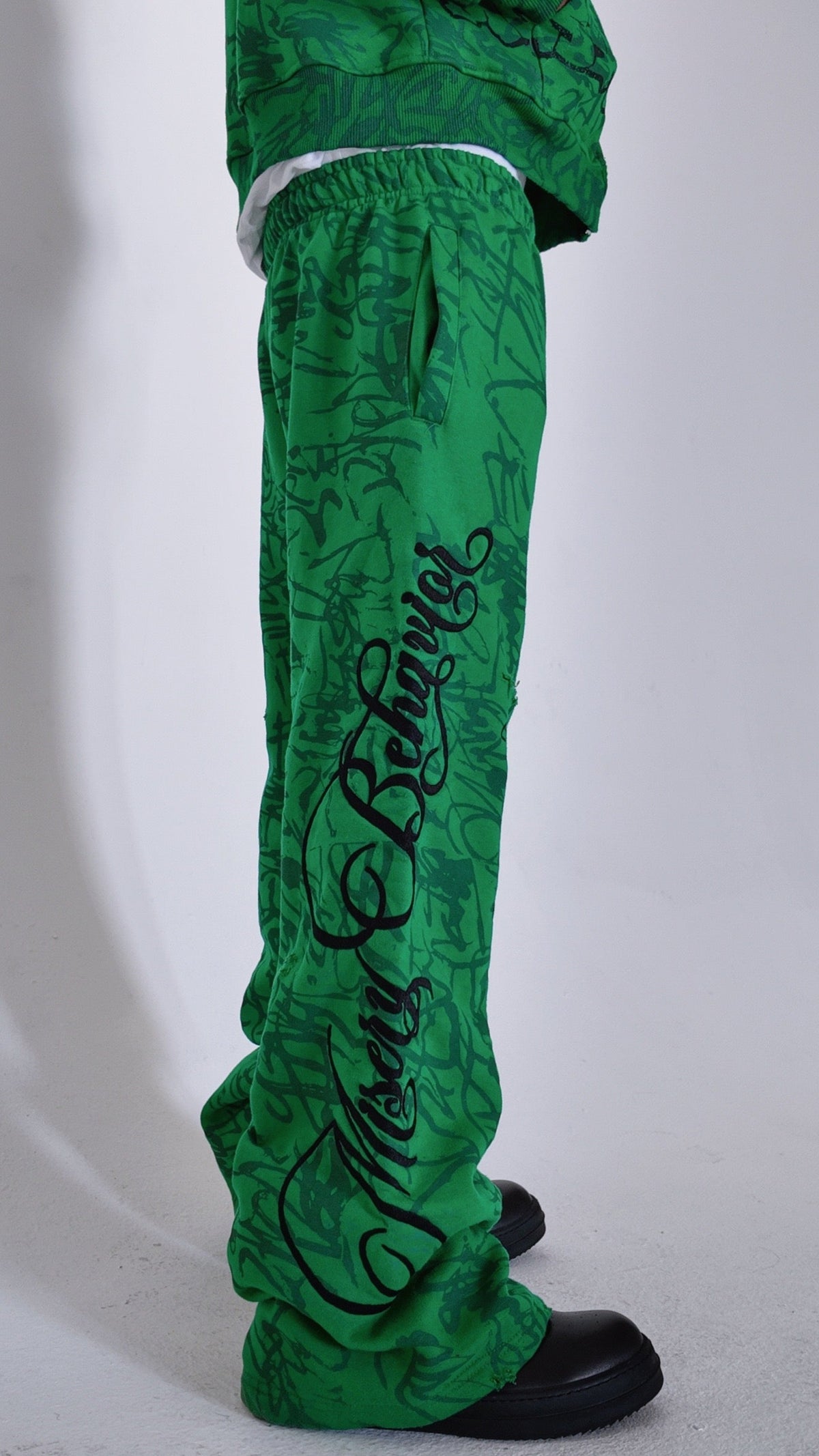 GRAFFITI SWEATS